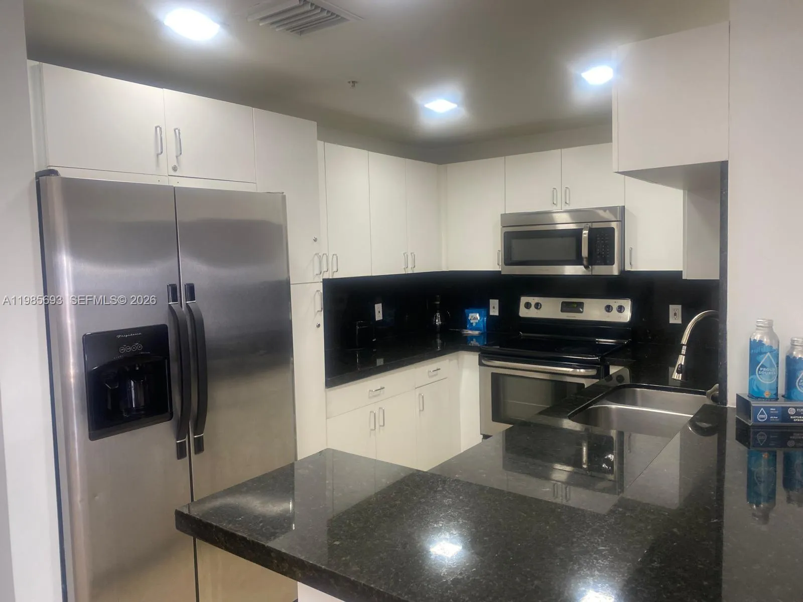 185 Se 14th Ter 1905, Miami, Florida 33131, Miami, Florida 33131, 2 Bedrooms Bedrooms, ,2 BathroomsBathrooms,Residential Lease,For Rent,185 Se 14th Ter 1905, Miami, Florida 33131,A11985693