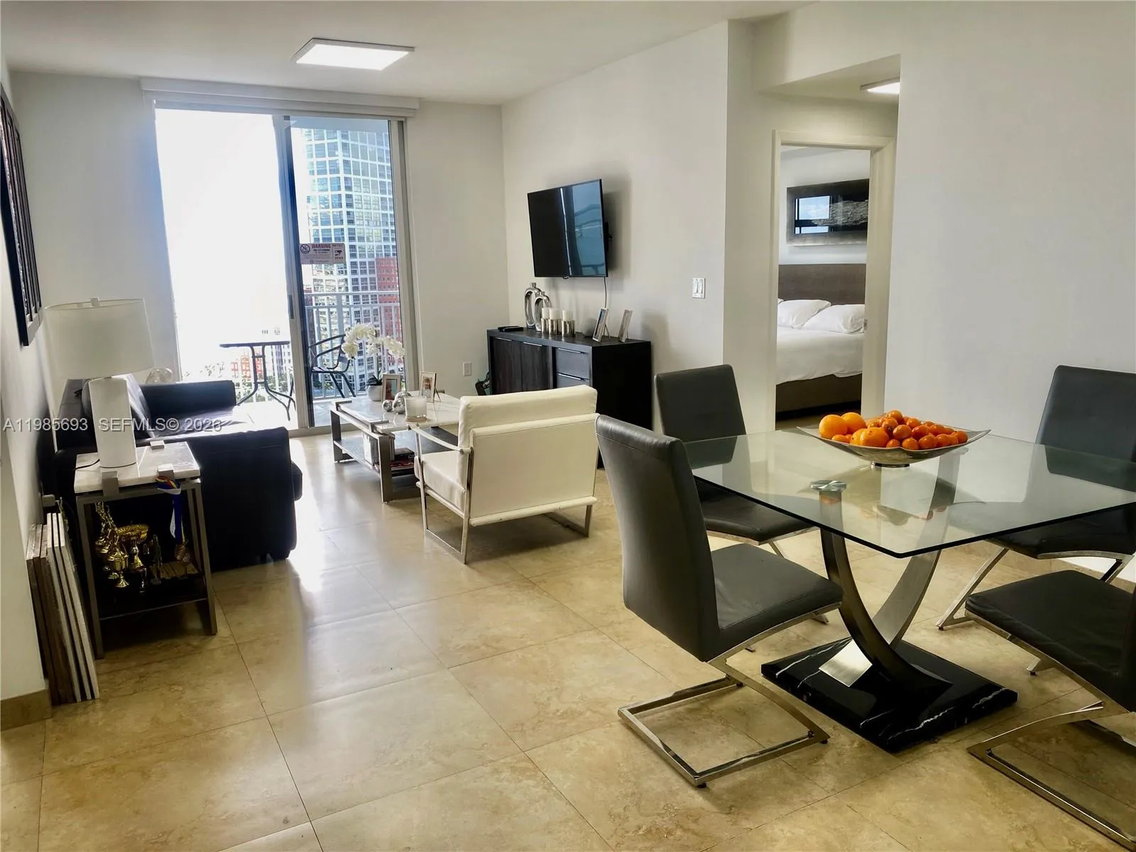 185 Se 14th Ter 1905, Miami, Florida 33131, Miami, Florida 33131, 2 Bedrooms Bedrooms, ,2 BathroomsBathrooms,Residential Lease,For Rent,185 Se 14th Ter 1905, Miami, Florida 33131,A11985693