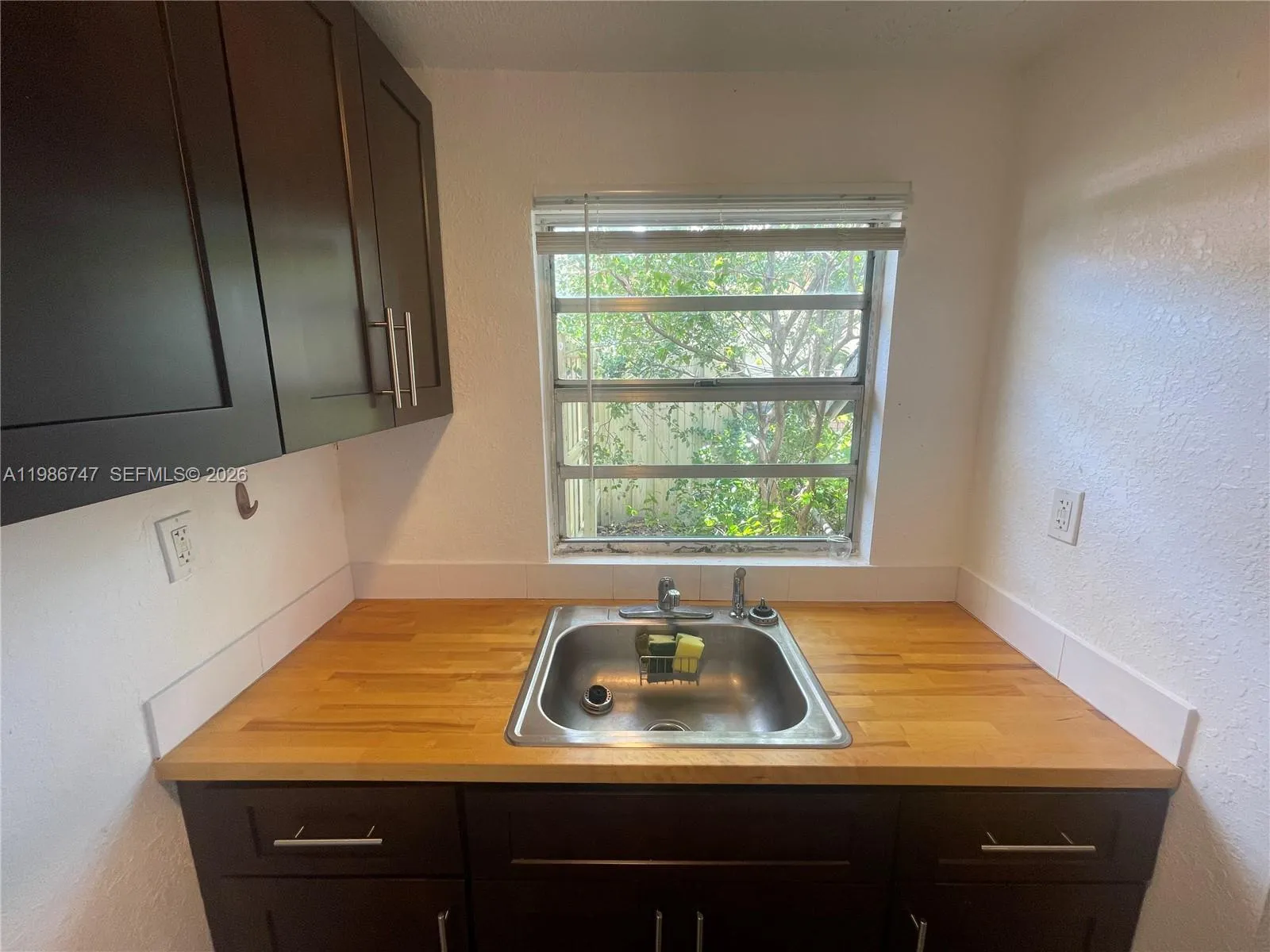 5738 Garfield St B, Hollywood, Florida 33021, Hollywood, Florida 33021, 1 Bedroom Bedrooms, ,1 BathroomBathrooms,Residential Lease,For Rent,5738 Garfield St B, Hollywood, Florida 33021,A11986747