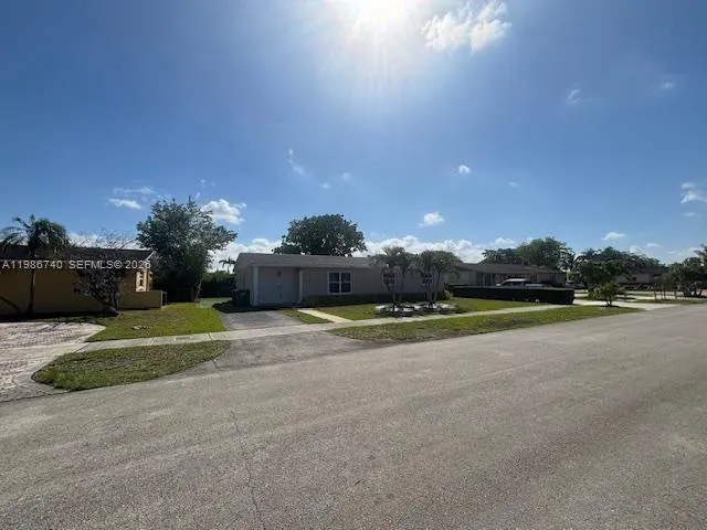 5215 Sw 128th Ave, Miami, Florida 33175, Miami, Florida 33175, 3 Bedrooms Bedrooms, ,2 BathroomsBathrooms,Residential,For Sale,5215 Sw 128th Ave, Miami, Florida 33175,A11986740