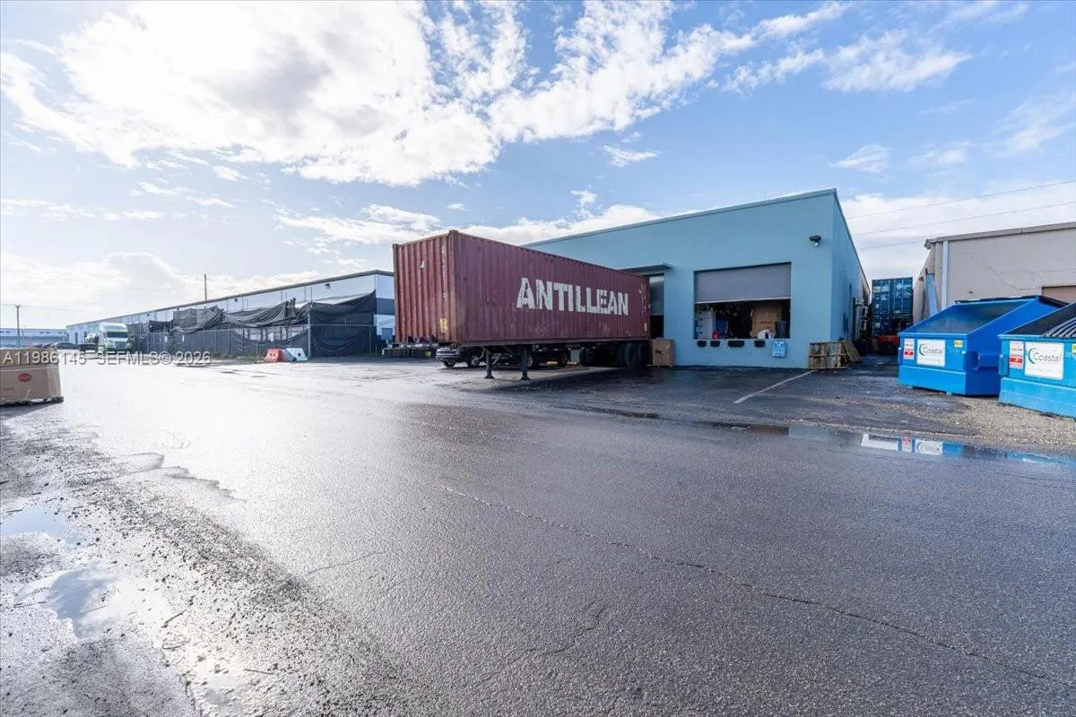 3595 Nw 54th St, Hialeah, Florida 33142, Hialeah, Florida 33142, ,Commercial Sale,For Sale,3595 Nw 54th St, Hialeah, Florida 33142,A11986145