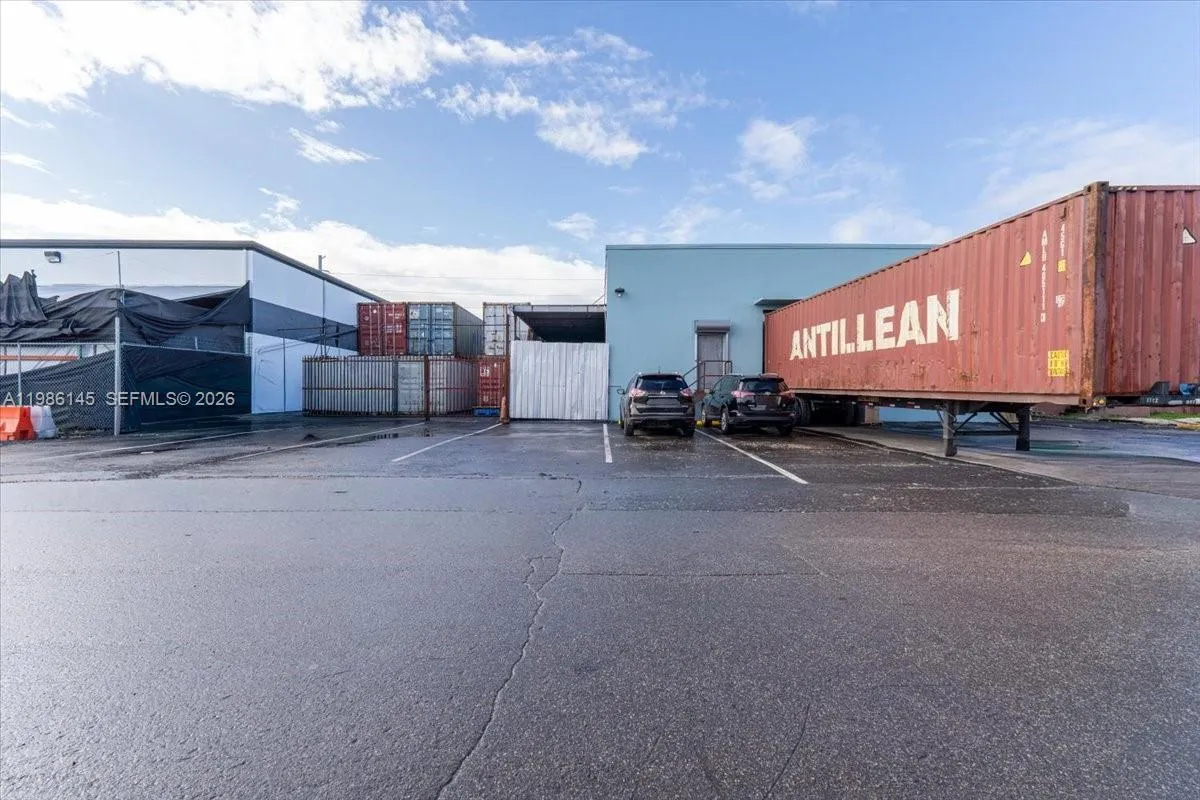 3595 Nw 54th St, Hialeah, Florida 33142, Hialeah, Florida 33142, ,Commercial Sale,For Sale,3595 Nw 54th St, Hialeah, Florida 33142,A11986145