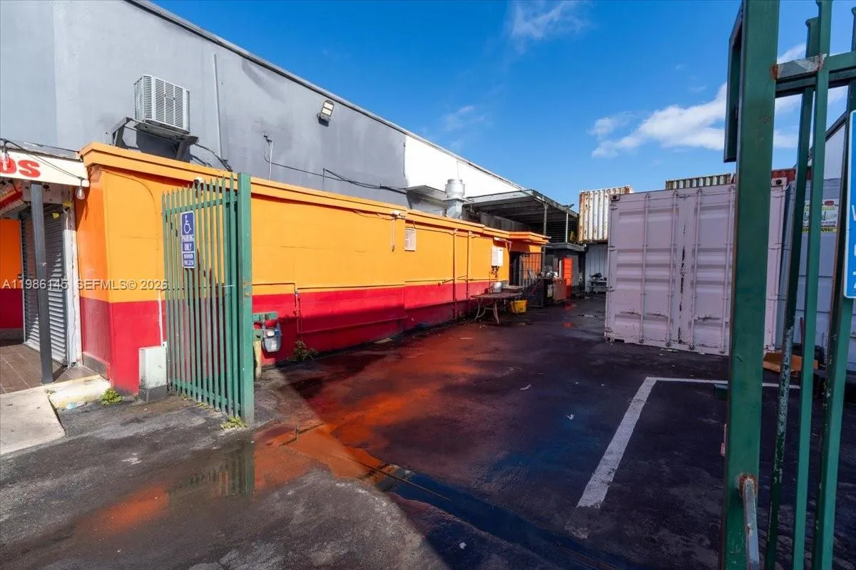 3595 Nw 54th St, Hialeah, Florida 33142, Hialeah, Florida 33142, ,Commercial Sale,For Sale,3595 Nw 54th St, Hialeah, Florida 33142,A11986145