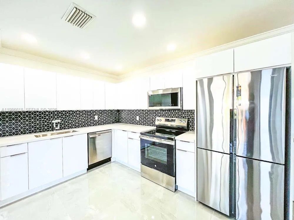 3049 Nw 6th Ave, Wilton Manors, Florida 33311, Wilton Manors, Florida 33311, 3 Bedrooms Bedrooms, ,2 BathroomsBathrooms,Residential Lease,For Rent,3049 Nw 6th Ave, Wilton Manors, Florida 33311,A11986618