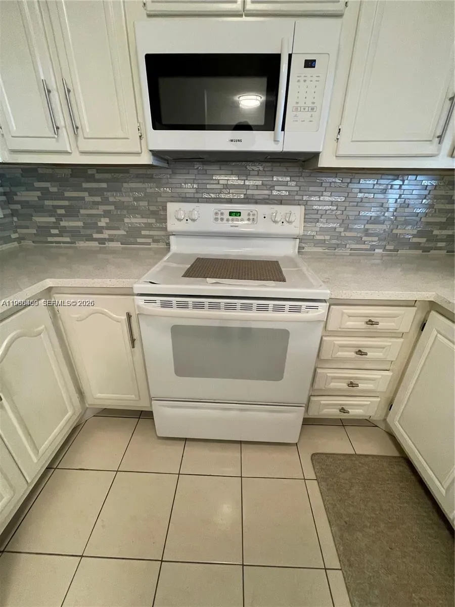 13685 Ne 10th Ave 210, North Miami, Florida 33161, North Miami, Florida 33161, 2 Bedrooms Bedrooms, ,1 BathroomBathrooms,Residential Lease,For Rent,13685 Ne 10th Ave 210, North Miami, Florida 33161,A11986459