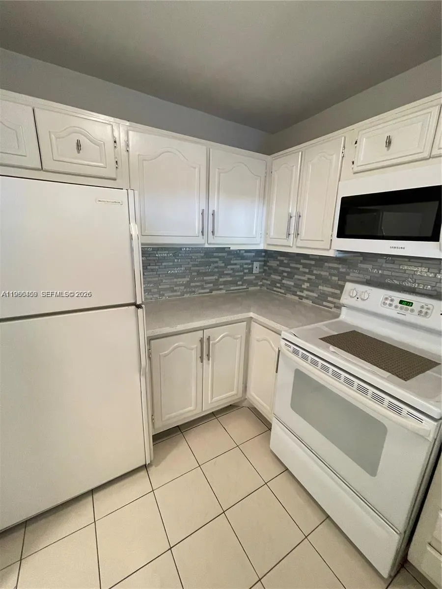 13685 Ne 10th Ave 210, North Miami, Florida 33161, North Miami, Florida 33161, 2 Bedrooms Bedrooms, ,1 BathroomBathrooms,Residential Lease,For Rent,13685 Ne 10th Ave 210, North Miami, Florida 33161,A11986459