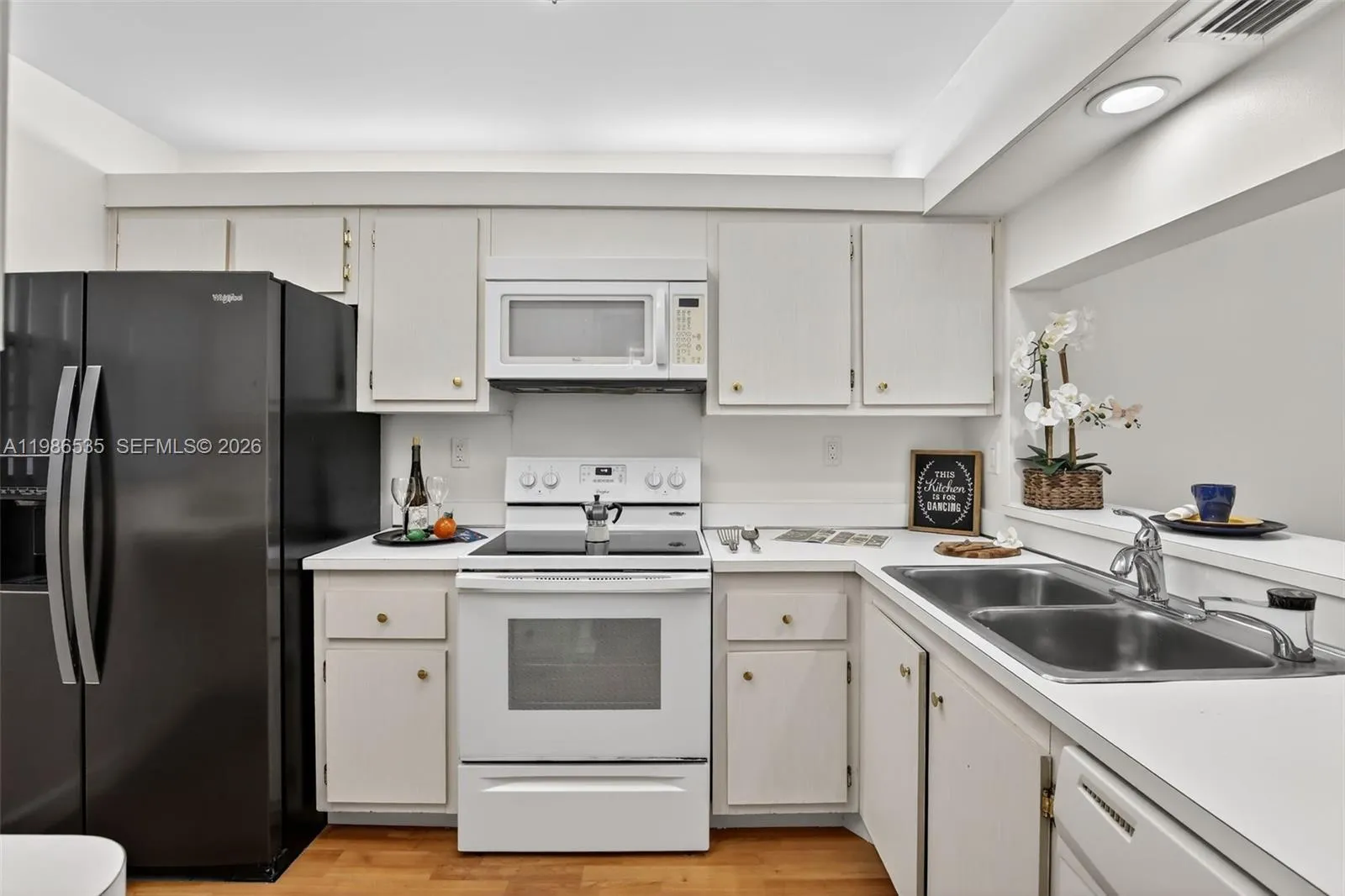 1831 Sabal Palm Dr 306, Davie, Florida 33324, Davie, Florida 33324, 3 Bedrooms Bedrooms, ,2 BathroomsBathrooms,Residential,For Sale,1831 Sabal Palm Dr 306, Davie, Florida 33324,A11986535