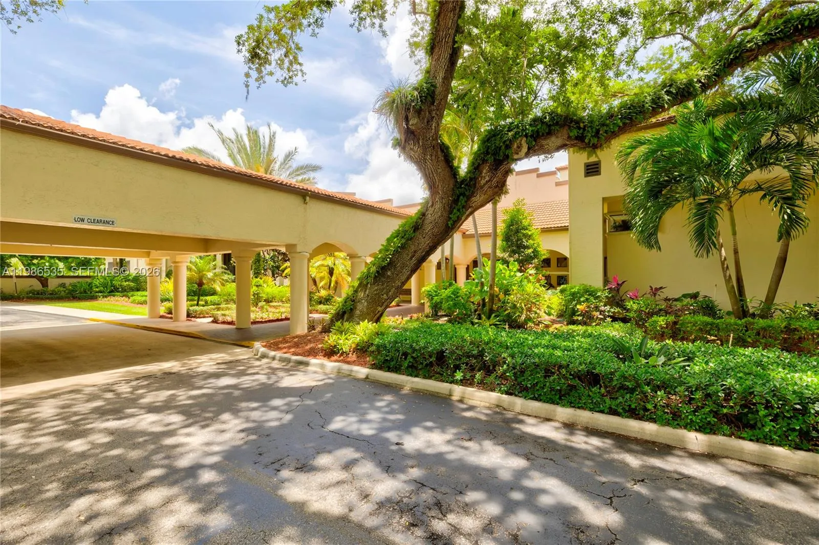 1831 Sabal Palm Dr 306, Davie, Florida 33324, Davie, Florida 33324, 3 Bedrooms Bedrooms, ,2 BathroomsBathrooms,Residential,For Sale,1831 Sabal Palm Dr 306, Davie, Florida 33324,A11986535