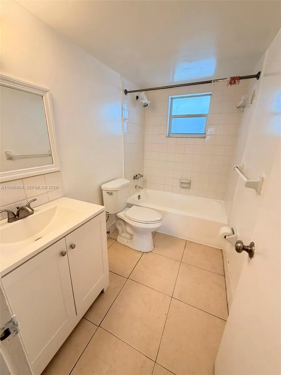 6503 Winfield Blvd 111-d, Margate, Florida 33063, Margate, Florida 33063, 2 Bedrooms Bedrooms, ,2 BathroomsBathrooms,Residential Lease,For Rent,6503 Winfield Blvd 111-d, Margate, Florida 33063,A11986894