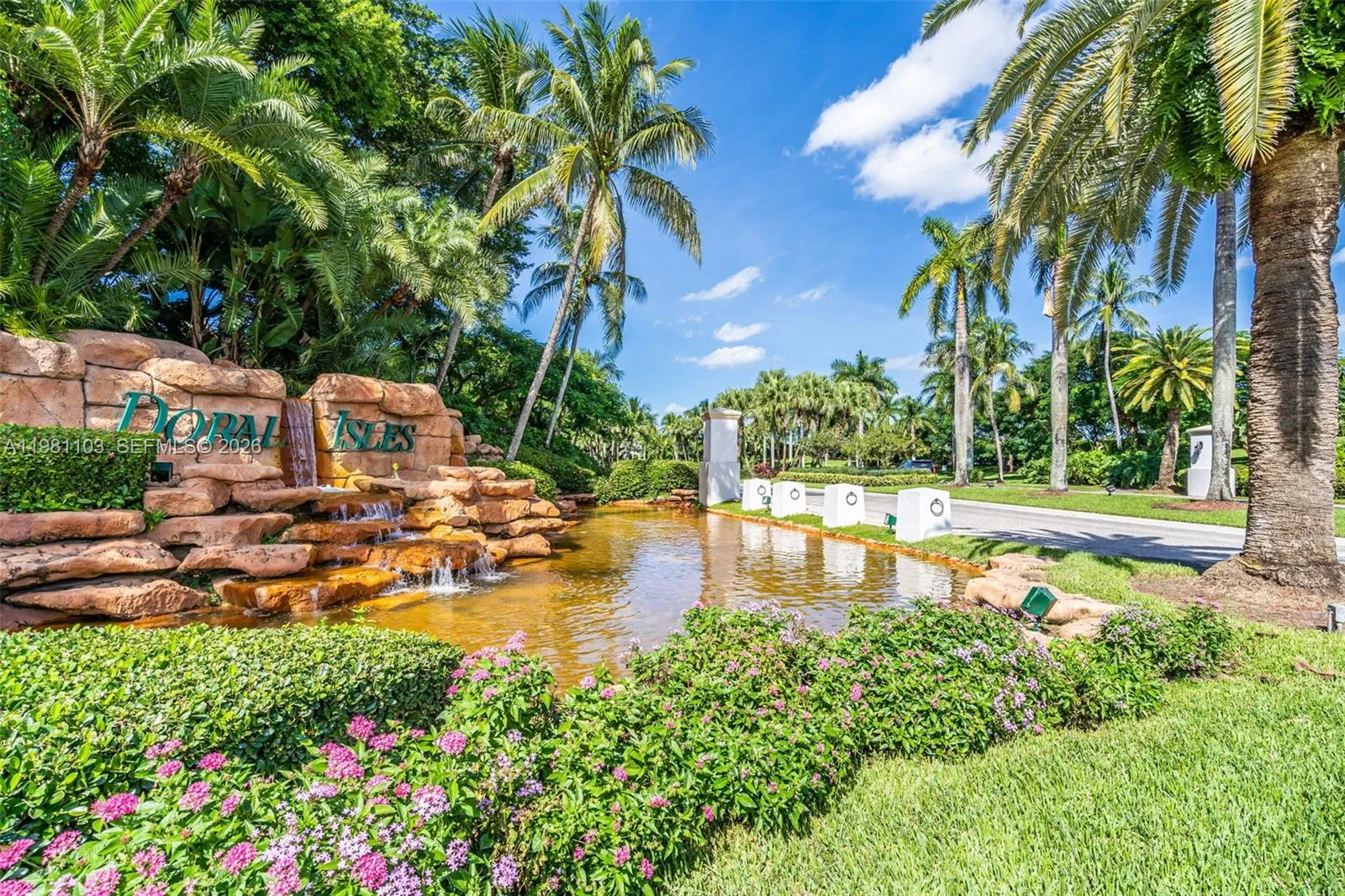 11262 Nw 59th Ter, Doral, Florida 33178, Doral, Florida 33178, 4 Bedrooms Bedrooms, ,2 BathroomsBathrooms,Residential,For Sale,11262 Nw 59th Ter, Doral, Florida 33178,A11981103