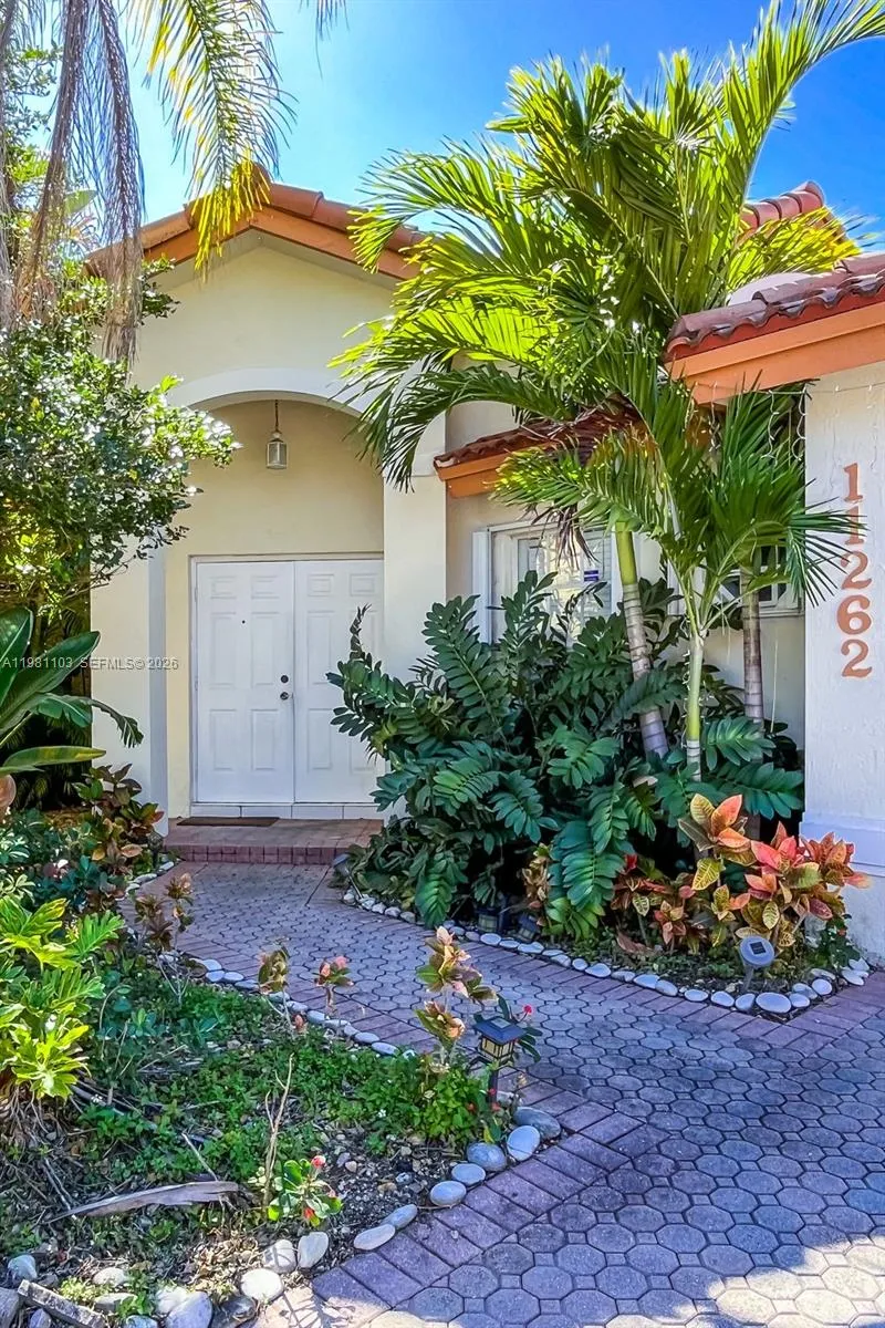 11262 Nw 59th Ter, Doral, Florida 33178, Doral, Florida 33178, 4 Bedrooms Bedrooms, ,2 BathroomsBathrooms,Residential,For Sale,11262 Nw 59th Ter, Doral, Florida 33178,A11981103