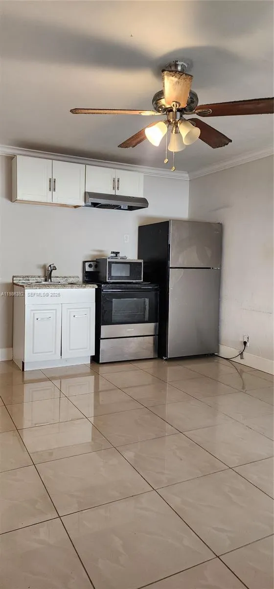 1818 Sw 22nd St 2, Fort Lauderdale, Florida 33315, Fort Lauderdale, Florida 33315, 1 Bedroom Bedrooms, ,1 BathroomBathrooms,Residential Lease,For Rent,1818 Sw 22nd St 2, Fort Lauderdale, Florida 33315,A11986392