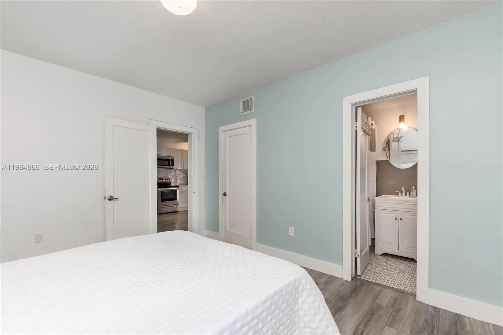 1275 Marseille Dr 35, Miami Beach, Florida 33141, Miami Beach, Florida 33141, 2 Bedrooms Bedrooms, ,2 BathroomsBathrooms,Residential Lease,For Rent,1275 Marseille Dr 35, Miami Beach, Florida 33141,A11984996
