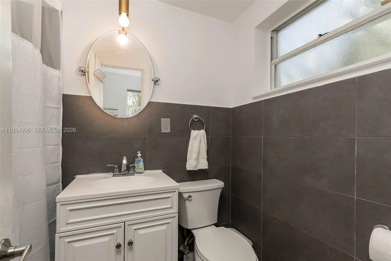 1275 Marseille Dr 35, Miami Beach, Florida 33141, Miami Beach, Florida 33141, 2 Bedrooms Bedrooms, ,2 BathroomsBathrooms,Residential Lease,For Rent,1275 Marseille Dr 35, Miami Beach, Florida 33141,A11984996