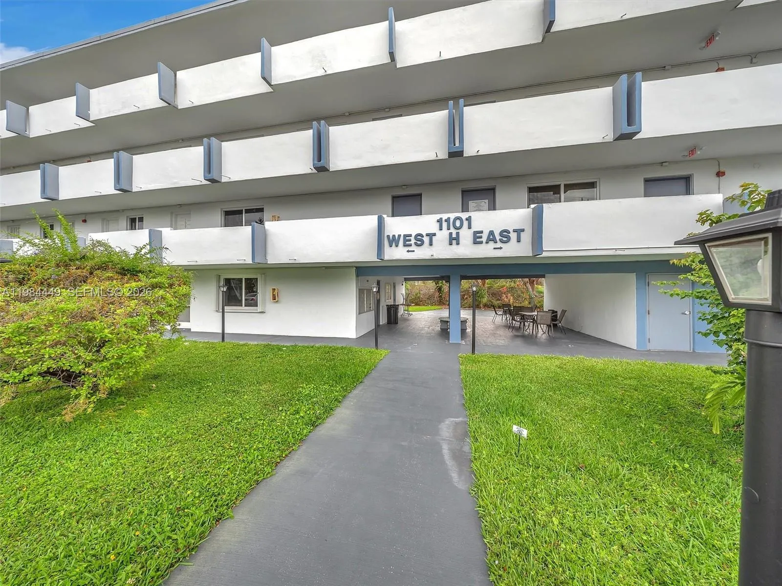 1101 Ne 191st St 307, Miami, Florida 33179, Miami, Florida 33179, 2 Bedrooms Bedrooms, ,2 BathroomsBathrooms,Residential,For Sale,1101 Ne 191st St 307, Miami, Florida 33179,A11984449