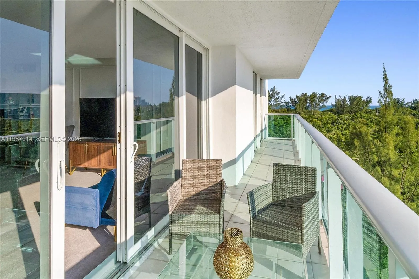 100 Bayview Dr 617, Sunny Isles Beach, Florida 331, Sunny Isles Beach, Florida 33160, 2 Bedrooms Bedrooms, ,2 BathroomsBathrooms,Residential,For Sale,100 Bayview Dr 617, Sunny Isles Beach, Florida 331,A11987014