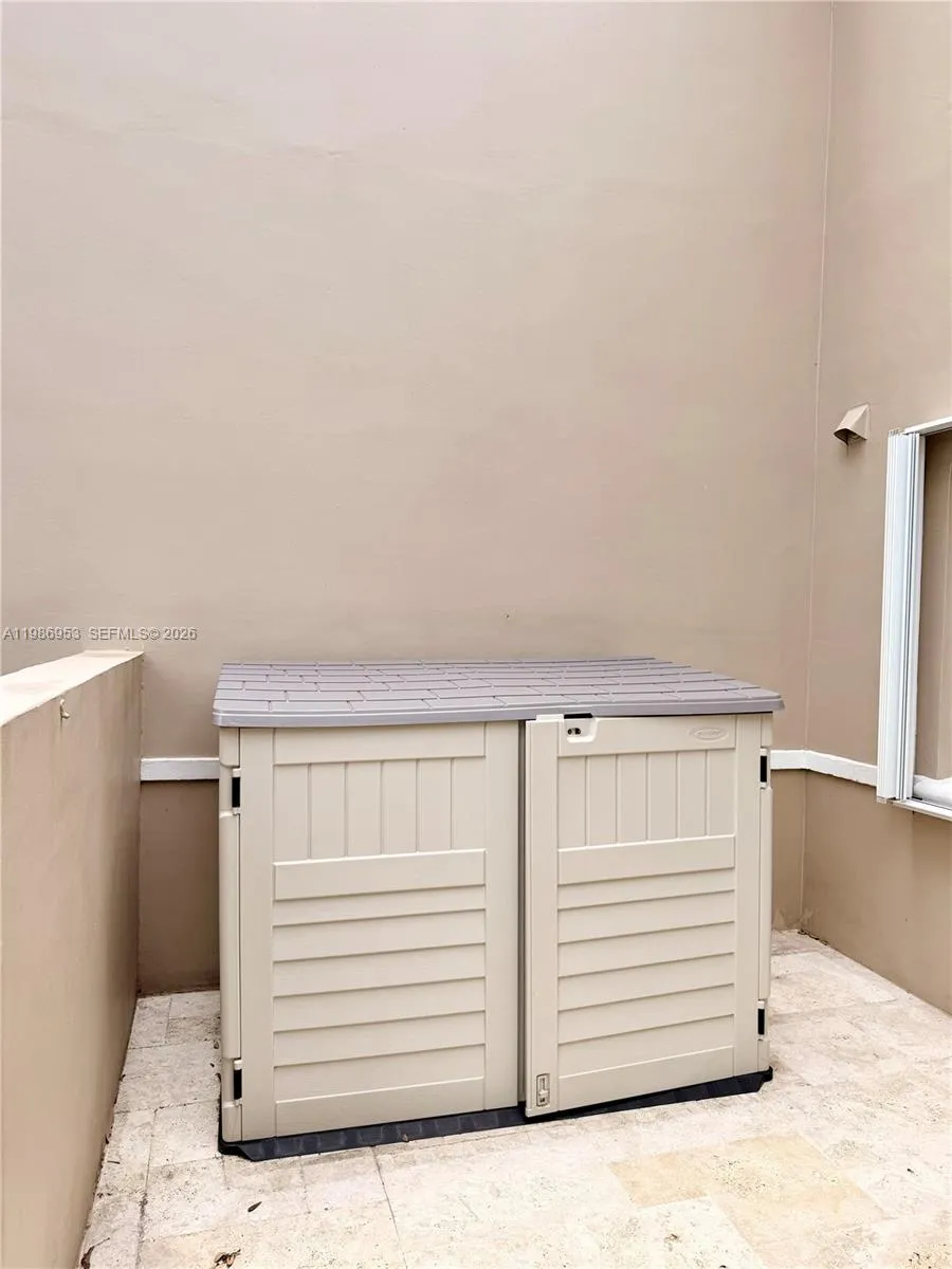 5570 Sw 70th Pl S 5570, Miami, Florida 33155, Miami, Florida 33155, 2 Bedrooms Bedrooms, ,2 BathroomsBathrooms,Residential Lease,For Rent,5570 Sw 70th Pl S 5570, Miami, Florida 33155,A11986953