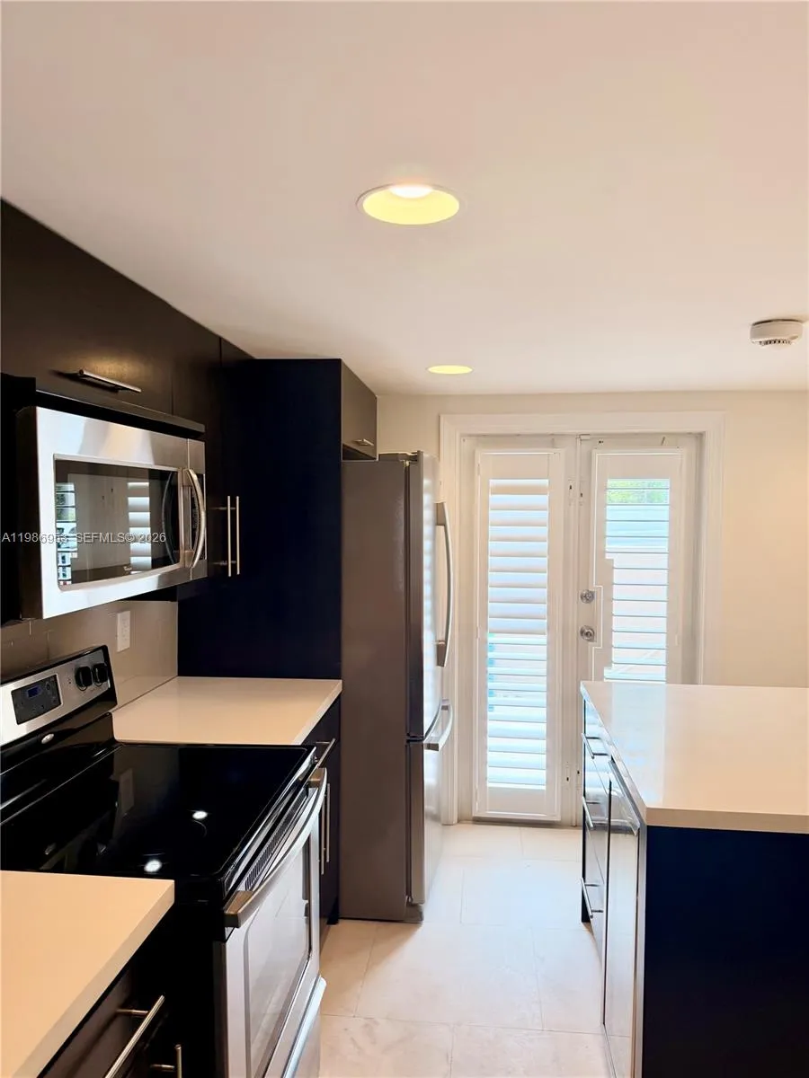 5570 Sw 70th Pl S 5570, Miami, Florida 33155, Miami, Florida 33155, 2 Bedrooms Bedrooms, ,2 BathroomsBathrooms,Residential Lease,For Rent,5570 Sw 70th Pl S 5570, Miami, Florida 33155,A11986953
