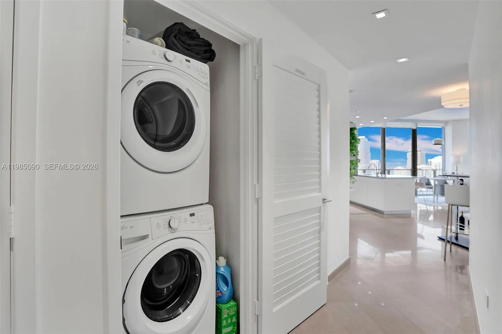 88 Sw 7th St 3511, Miami, Florida 33130, Miami, Florida 33130, 2 Bedrooms Bedrooms, ,2 BathroomsBathrooms,Residential Lease,For Rent,88 Sw 7th St 3511, Miami, Florida 33130,A11985090