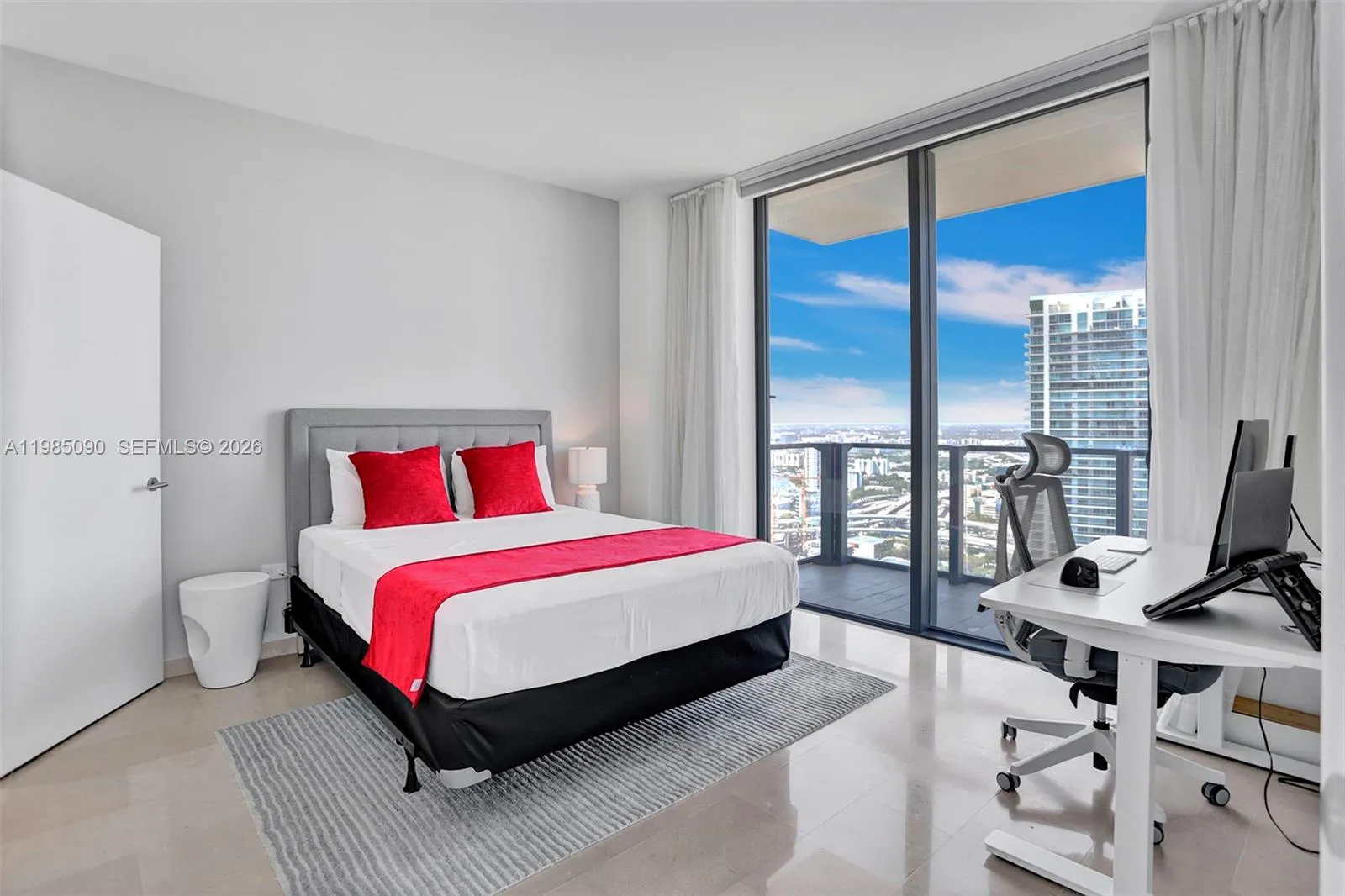 88 Sw 7th St 3511, Miami, Florida 33130, Miami, Florida 33130, 2 Bedrooms Bedrooms, ,2 BathroomsBathrooms,Residential Lease,For Rent,88 Sw 7th St 3511, Miami, Florida 33130,A11985090