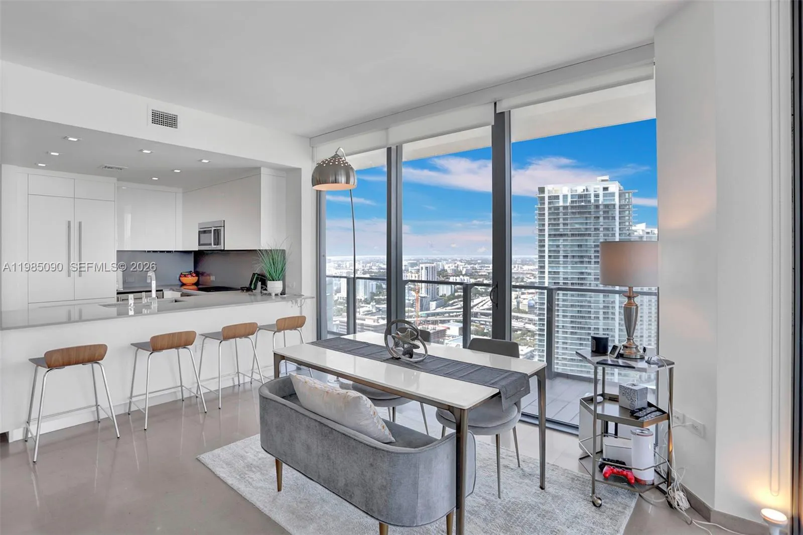 88 Sw 7th St 3511, Miami, Florida 33130, Miami, Florida 33130, 2 Bedrooms Bedrooms, ,2 BathroomsBathrooms,Residential Lease,For Rent,88 Sw 7th St 3511, Miami, Florida 33130,A11985090