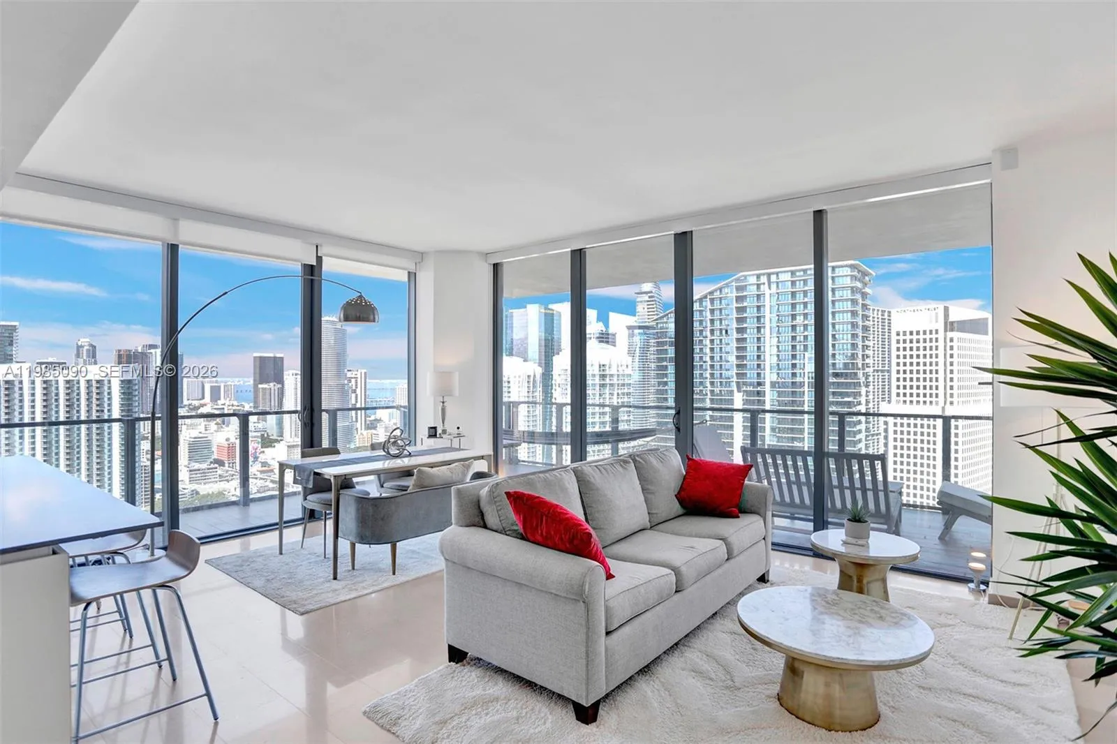 88 Sw 7th St 3511, Miami, Florida 33130, Miami, Florida 33130, 2 Bedrooms Bedrooms, ,2 BathroomsBathrooms,Residential Lease,For Rent,88 Sw 7th St 3511, Miami, Florida 33130,A11985090