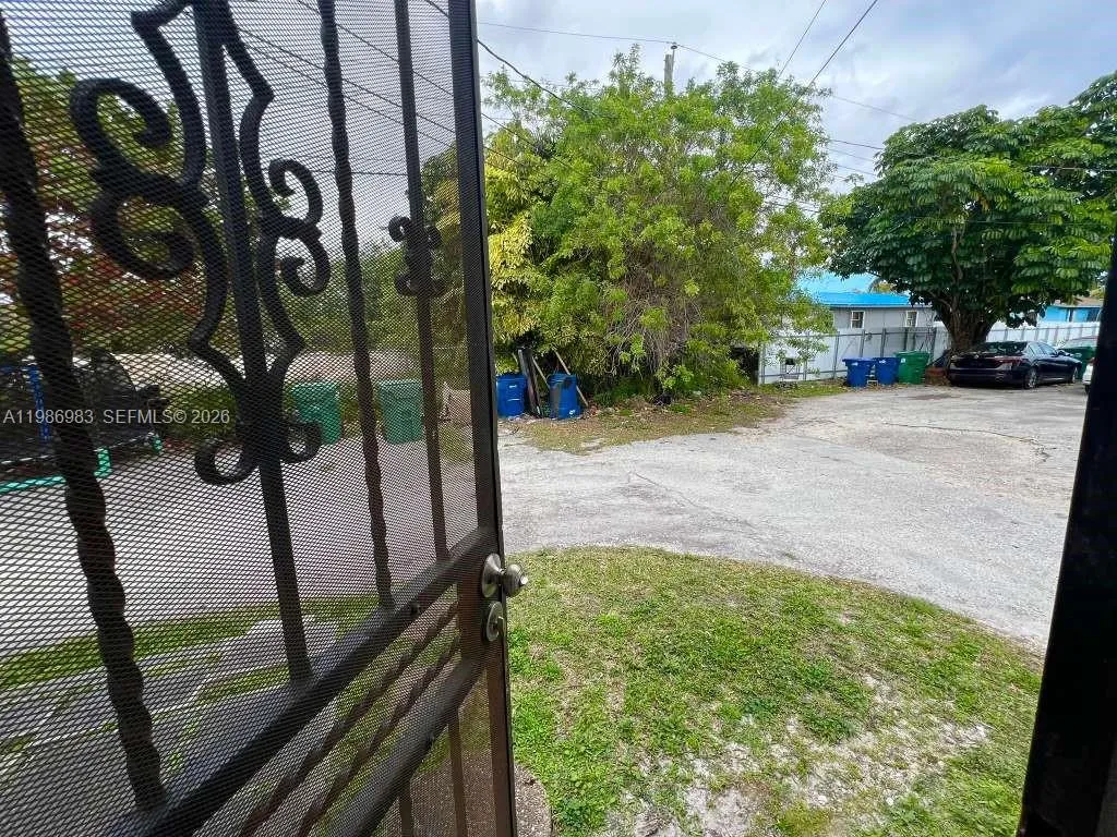 1601 Nw 81st St 1601, Miami, Florida 33147, Miami, Florida 33147, 2 Bedrooms Bedrooms, ,1 BathroomBathrooms,Residential Lease,For Rent,1601 Nw 81st St 1601, Miami, Florida 33147,A11986983