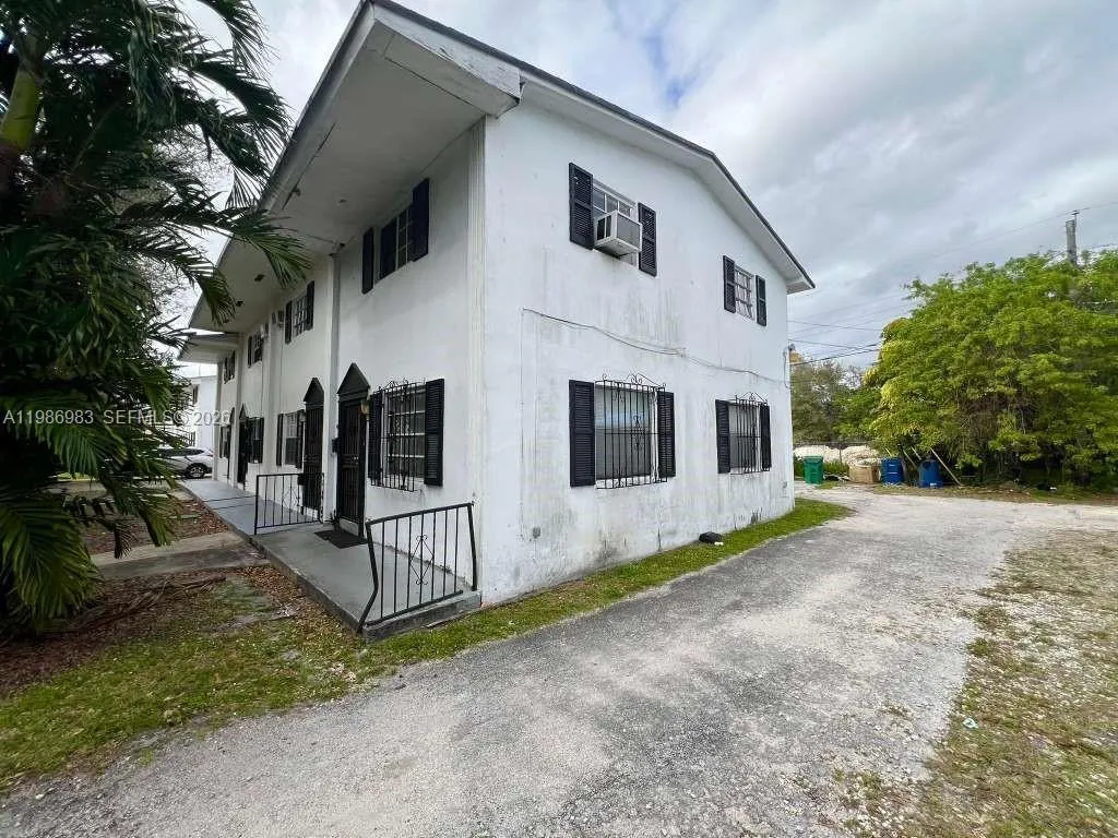 1601 Nw 81st St 1601, Miami, Florida 33147, Miami, Florida 33147, 2 Bedrooms Bedrooms, ,1 BathroomBathrooms,Residential Lease,For Rent,1601 Nw 81st St 1601, Miami, Florida 33147,A11986983