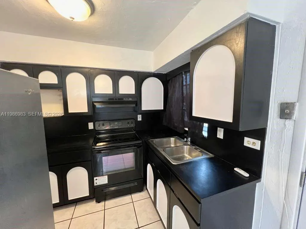 1601 Nw 81st St 1601, Miami, Florida 33147, Miami, Florida 33147, 2 Bedrooms Bedrooms, ,1 BathroomBathrooms,Residential Lease,For Rent,1601 Nw 81st St 1601, Miami, Florida 33147,A11986983