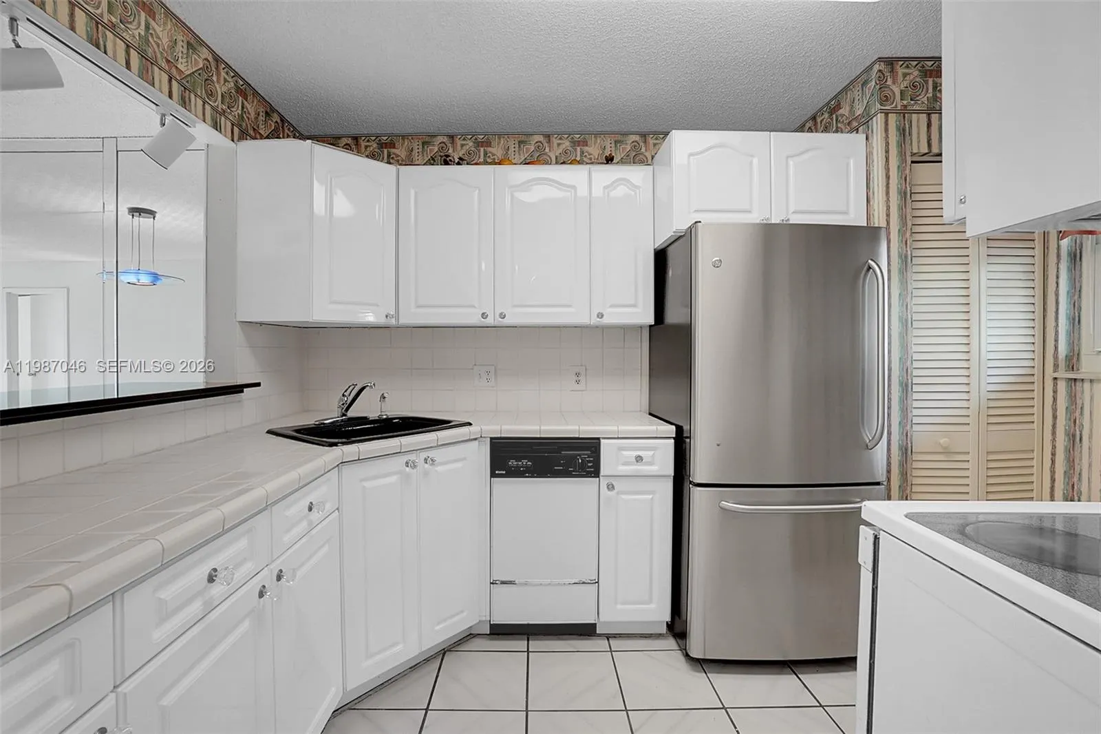 5431 Ne 25th Ave 103b, Fort Lauderdale, Florida 33, Fort Lauderdale, Florida 33308, 2 Bedrooms Bedrooms, ,2 BathroomsBathrooms,Residential Lease,For Rent,5431 Ne 25th Ave 103b, Fort Lauderdale, Florida 33,A11987046