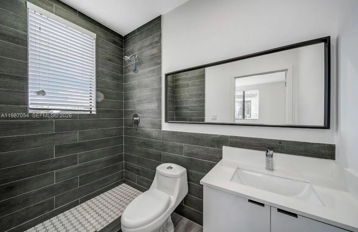 853 E 24th St 304, Hialeah, Florida 33013, Hialeah, Florida 33013, 2 Bedrooms Bedrooms, ,2 BathroomsBathrooms,Residential Lease,For Rent,853 E 24th St 304, Hialeah, Florida 33013,A11987054