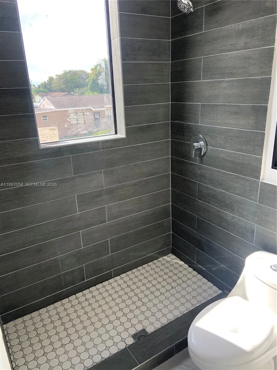 853 E 24th St 304, Hialeah, Florida 33013, Hialeah, Florida 33013, 2 Bedrooms Bedrooms, ,2 BathroomsBathrooms,Residential Lease,For Rent,853 E 24th St 304, Hialeah, Florida 33013,A11987054