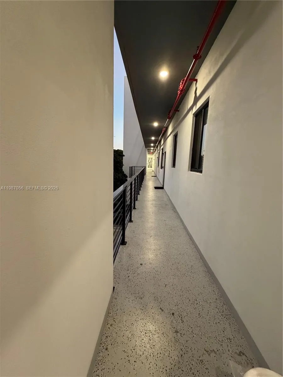 859 E 24th St 404, Hialeah, Florida 33013, Hialeah, Florida 33013, 2 Bedrooms Bedrooms, ,2 BathroomsBathrooms,Residential Lease,For Rent,859 E 24th St 404, Hialeah, Florida 33013,A11987056