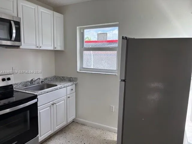 828 Sw 20th Ave 1, Miami, Florida 33135, Miami, Florida 33135, 2 Bedrooms Bedrooms, ,1 BathroomBathrooms,Residential Lease,For Rent,828 Sw 20th Ave 1, Miami, Florida 33135,A11987059