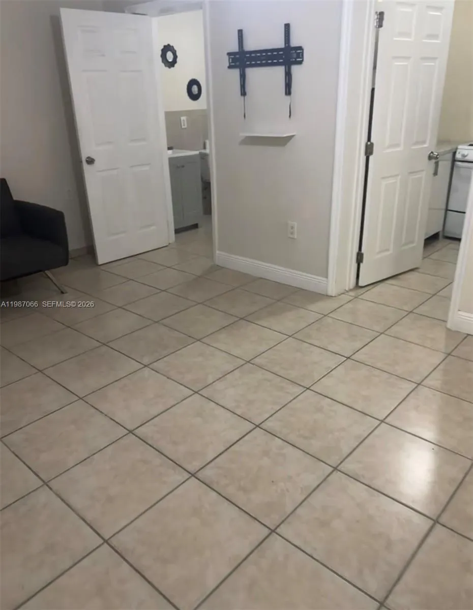 Miami, Florida 33157, 1 Bedroom Bedrooms, ,1 BathroomBathrooms,Residential Lease,For Rent,A11987066
