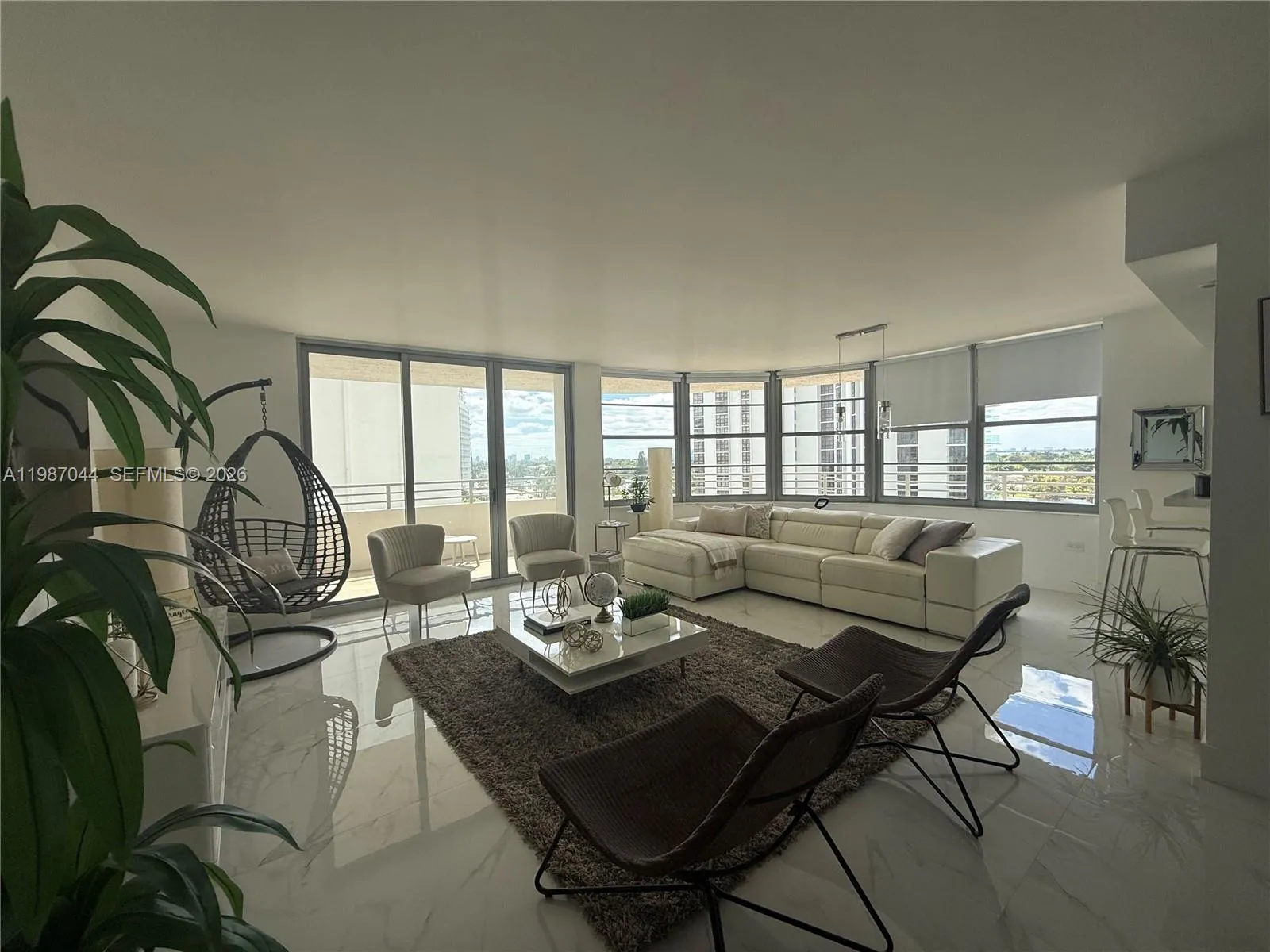 5555 Collins Ave 8r, Miami Beach, Florida 33140, Miami Beach, Florida 33140, 2 Bedrooms Bedrooms, ,2 BathroomsBathrooms,Residential Lease,For Rent,5555 Collins Ave 8r, Miami Beach, Florida 33140,A11987044