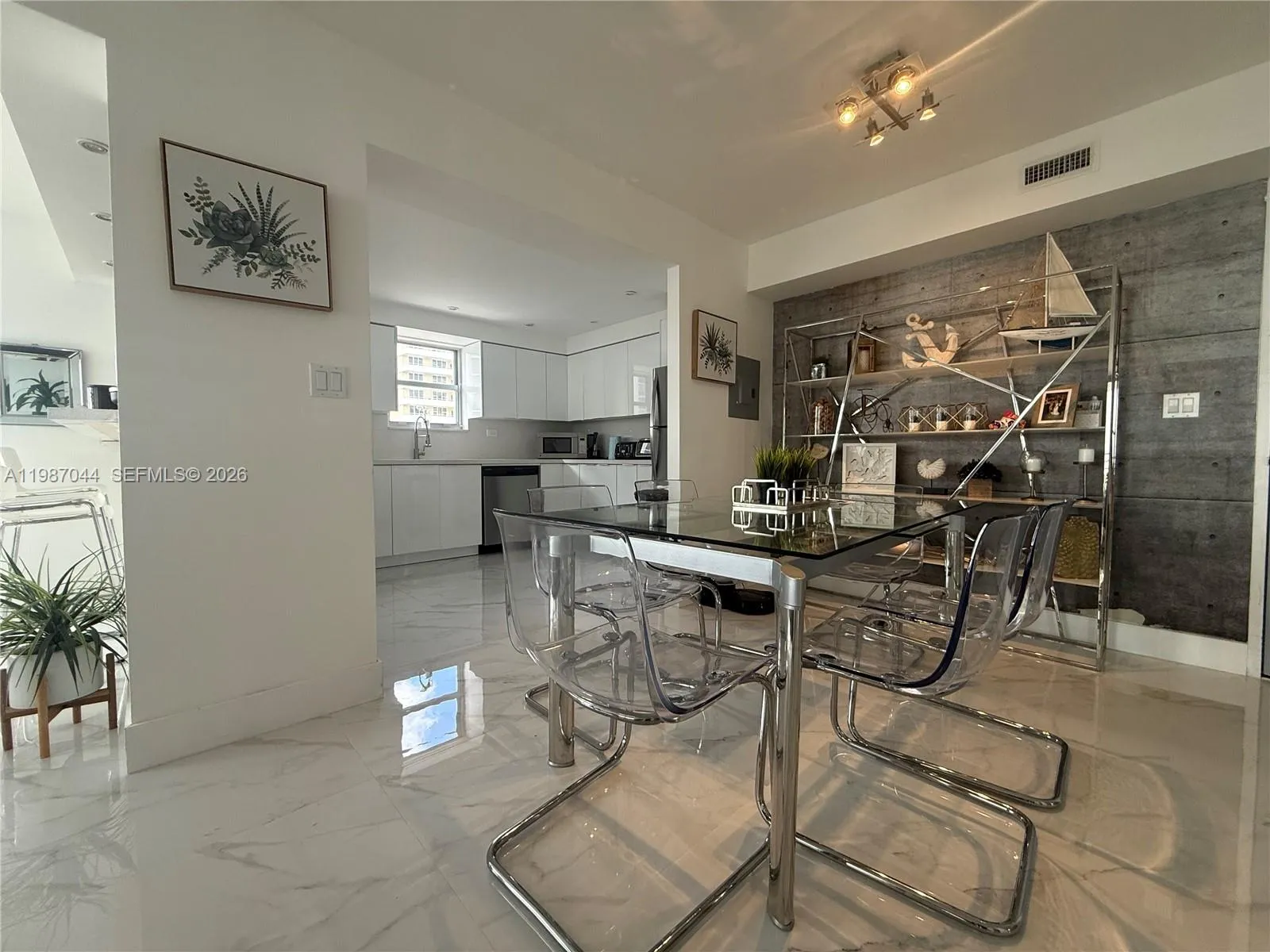 5555 Collins Ave 8r, Miami Beach, Florida 33140, Miami Beach, Florida 33140, 2 Bedrooms Bedrooms, ,2 BathroomsBathrooms,Residential Lease,For Rent,5555 Collins Ave 8r, Miami Beach, Florida 33140,A11987044