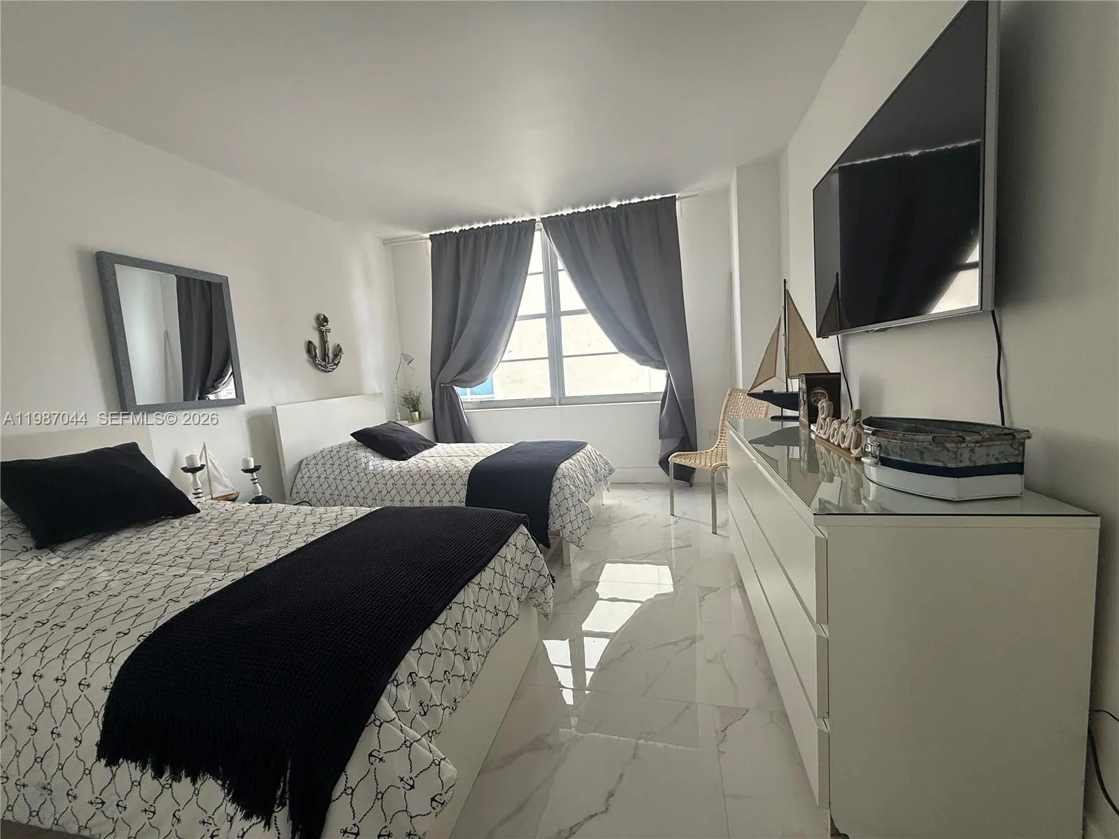 5555 Collins Ave 8r, Miami Beach, Florida 33140, Miami Beach, Florida 33140, 2 Bedrooms Bedrooms, ,2 BathroomsBathrooms,Residential Lease,For Rent,5555 Collins Ave 8r, Miami Beach, Florida 33140,A11987044