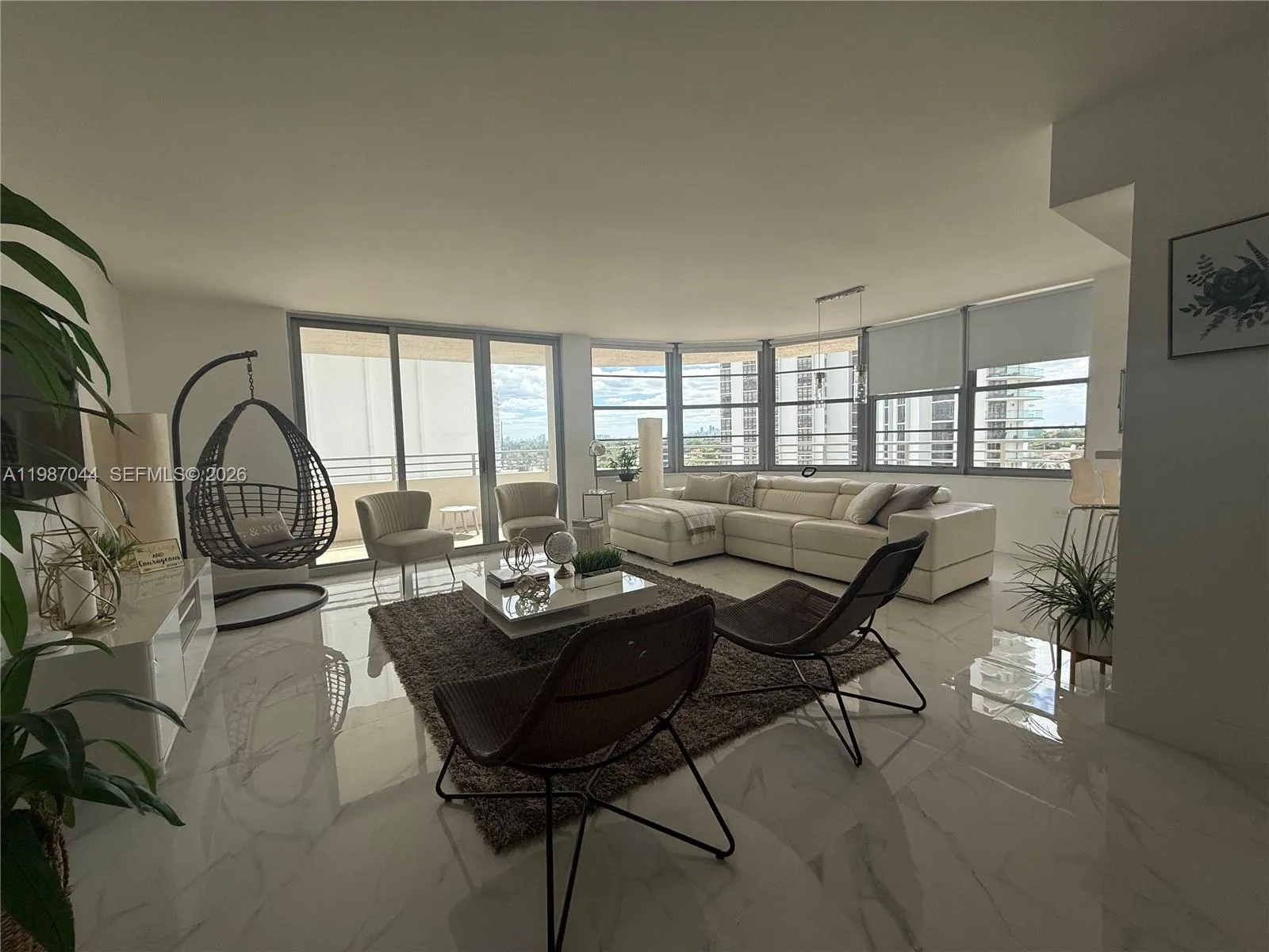 5555 Collins Ave 8r, Miami Beach, Florida 33140, Miami Beach, Florida 33140, 2 Bedrooms Bedrooms, ,2 BathroomsBathrooms,Residential Lease,For Rent,5555 Collins Ave 8r, Miami Beach, Florida 33140,A11987044