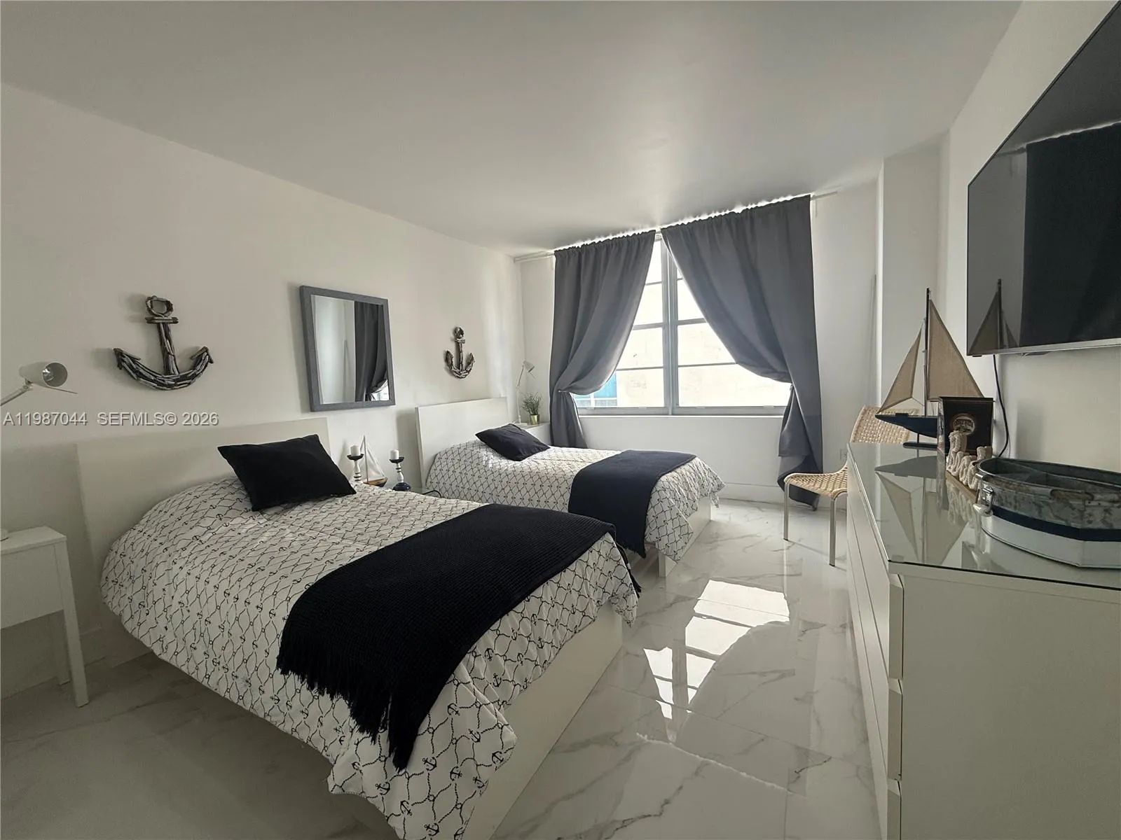 5555 Collins Ave 8r, Miami Beach, Florida 33140, Miami Beach, Florida 33140, 2 Bedrooms Bedrooms, ,2 BathroomsBathrooms,Residential Lease,For Rent,5555 Collins Ave 8r, Miami Beach, Florida 33140,A11987044