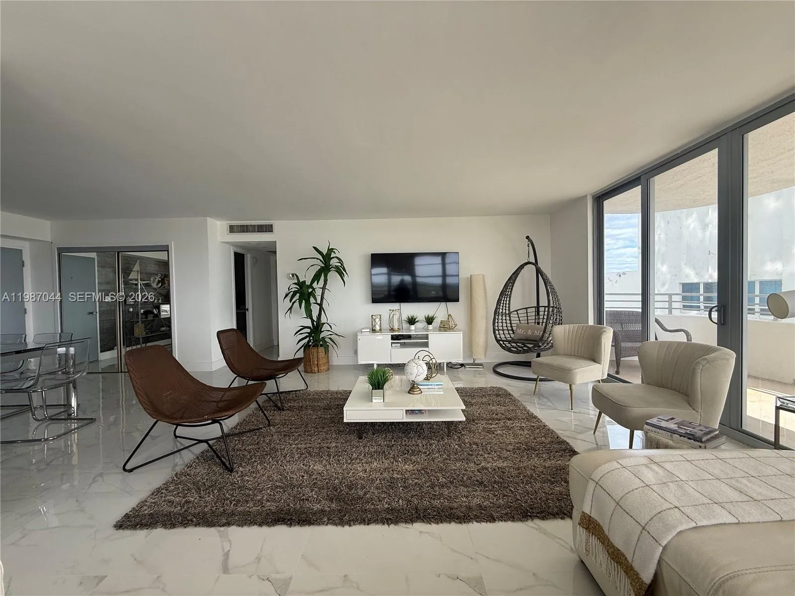 5555 Collins Ave 8r, Miami Beach, Florida 33140, Miami Beach, Florida 33140, 2 Bedrooms Bedrooms, ,2 BathroomsBathrooms,Residential Lease,For Rent,5555 Collins Ave 8r, Miami Beach, Florida 33140,A11987044