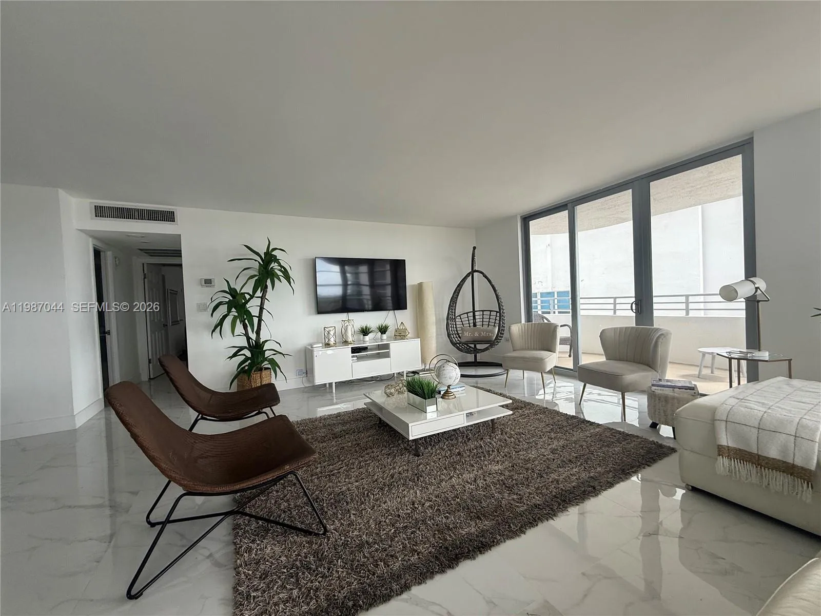 5555 Collins Ave 8r, Miami Beach, Florida 33140, Miami Beach, Florida 33140, 2 Bedrooms Bedrooms, ,2 BathroomsBathrooms,Residential Lease,For Rent,5555 Collins Ave 8r, Miami Beach, Florida 33140,A11987044