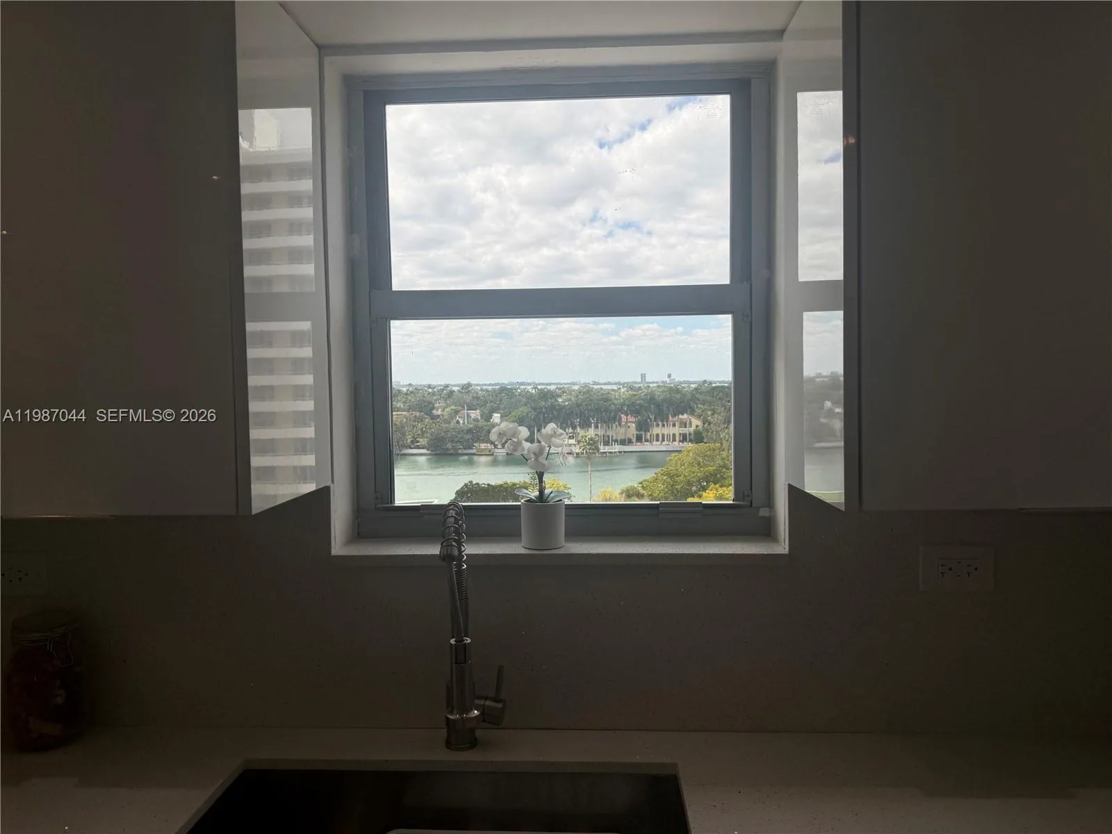 5555 Collins Ave 8r, Miami Beach, Florida 33140, Miami Beach, Florida 33140, 2 Bedrooms Bedrooms, ,2 BathroomsBathrooms,Residential Lease,For Rent,5555 Collins Ave 8r, Miami Beach, Florida 33140,A11987044