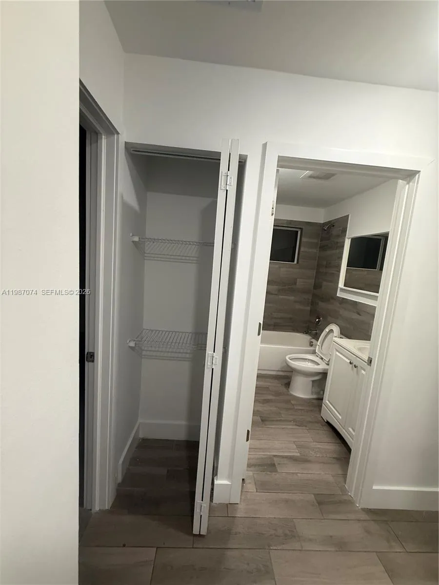 486 E 30th St 202, Hialeah, Florida 33013, Hialeah, Florida 33013, 2 Bedrooms Bedrooms, ,2 BathroomsBathrooms,Residential Lease,For Rent,486 E 30th St 202, Hialeah, Florida 33013,A11987074