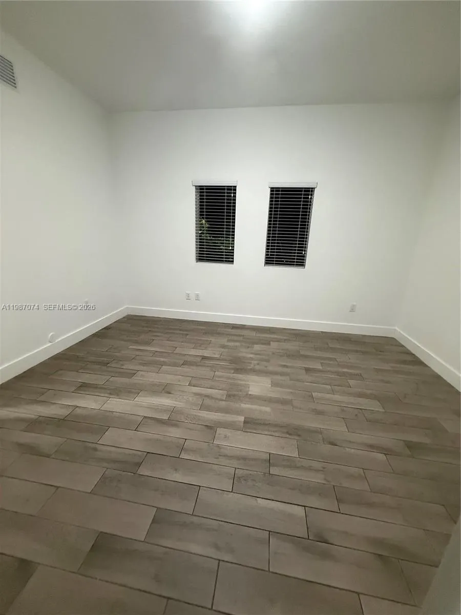 486 E 30th St 202, Hialeah, Florida 33013, Hialeah, Florida 33013, 2 Bedrooms Bedrooms, ,2 BathroomsBathrooms,Residential Lease,For Rent,486 E 30th St 202, Hialeah, Florida 33013,A11987074