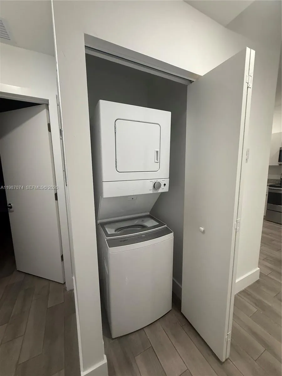 486 E 30th St 202, Hialeah, Florida 33013, Hialeah, Florida 33013, 2 Bedrooms Bedrooms, ,2 BathroomsBathrooms,Residential Lease,For Rent,486 E 30th St 202, Hialeah, Florida 33013,A11987074