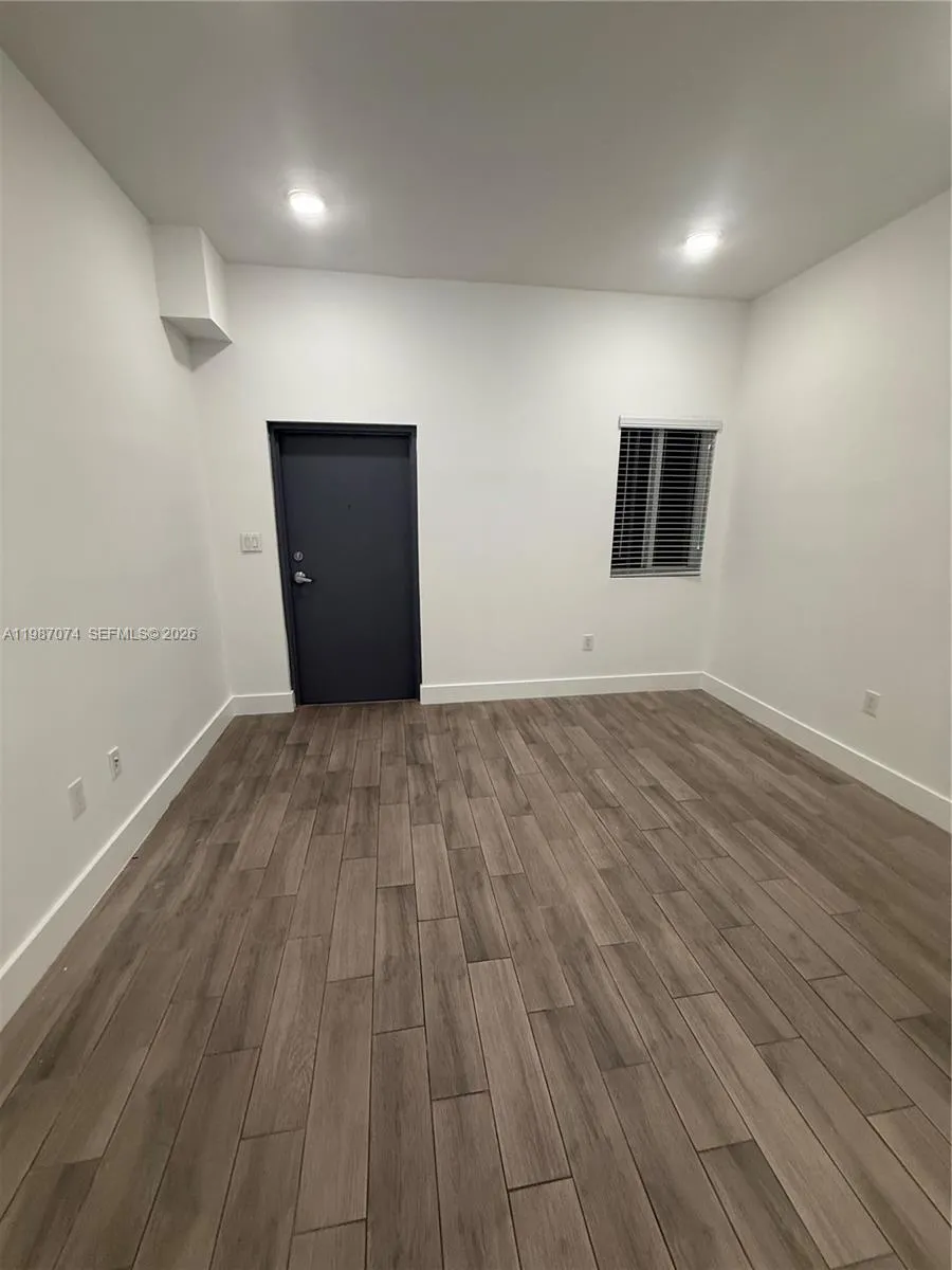 486 E 30th St 202, Hialeah, Florida 33013, Hialeah, Florida 33013, 2 Bedrooms Bedrooms, ,2 BathroomsBathrooms,Residential Lease,For Rent,486 E 30th St 202, Hialeah, Florida 33013,A11987074