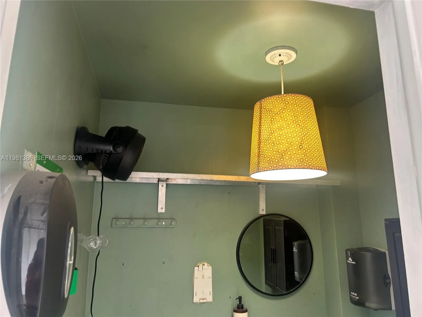 1912 N Dixie Hwy, Hollywood, Florida 33020, Hollywood, Florida 33020, ,Commercial Lease,For Rent,1912 N Dixie Hwy, Hollywood, Florida 33020,A11981386