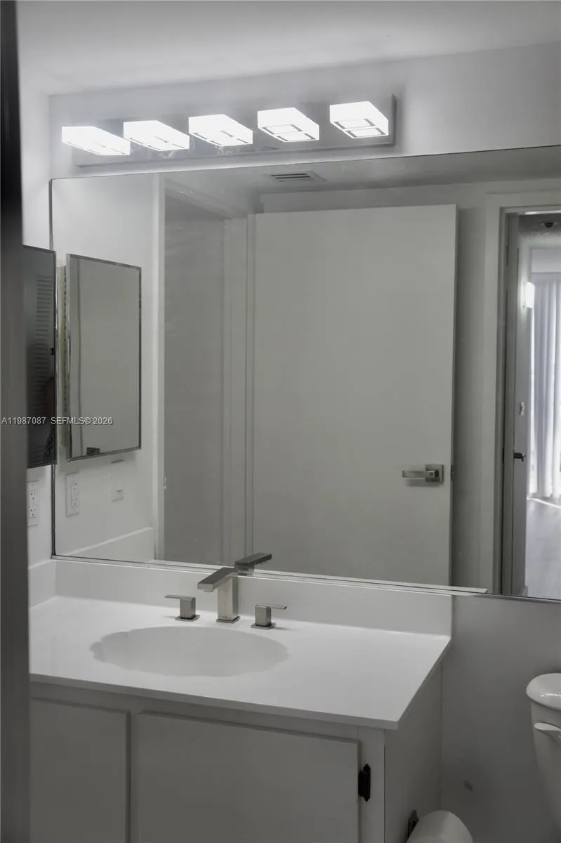 7601 E Treasure Dr 1406, North Bay Village, Florid, North Bay Village, Florida 33141, 2 Bedrooms Bedrooms, ,2 BathroomsBathrooms,Residential Lease,For Rent,7601 E Treasure Dr 1406, North Bay Village, Florid,A11987087