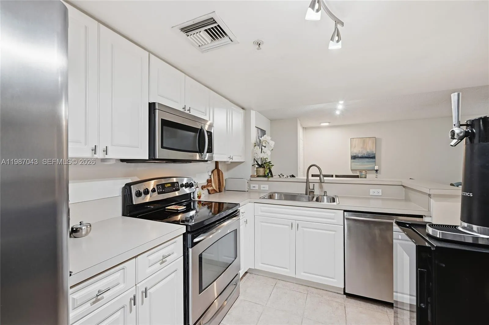 520 Se 5th Ave 3403, Fort Lauderdale, Florida 3330, Fort Lauderdale, Florida 33301, 1 Bedroom Bedrooms, ,1 BathroomBathrooms,Residential Lease,For Rent,520 Se 5th Ave 3403, Fort Lauderdale, Florida 3330,A11987043